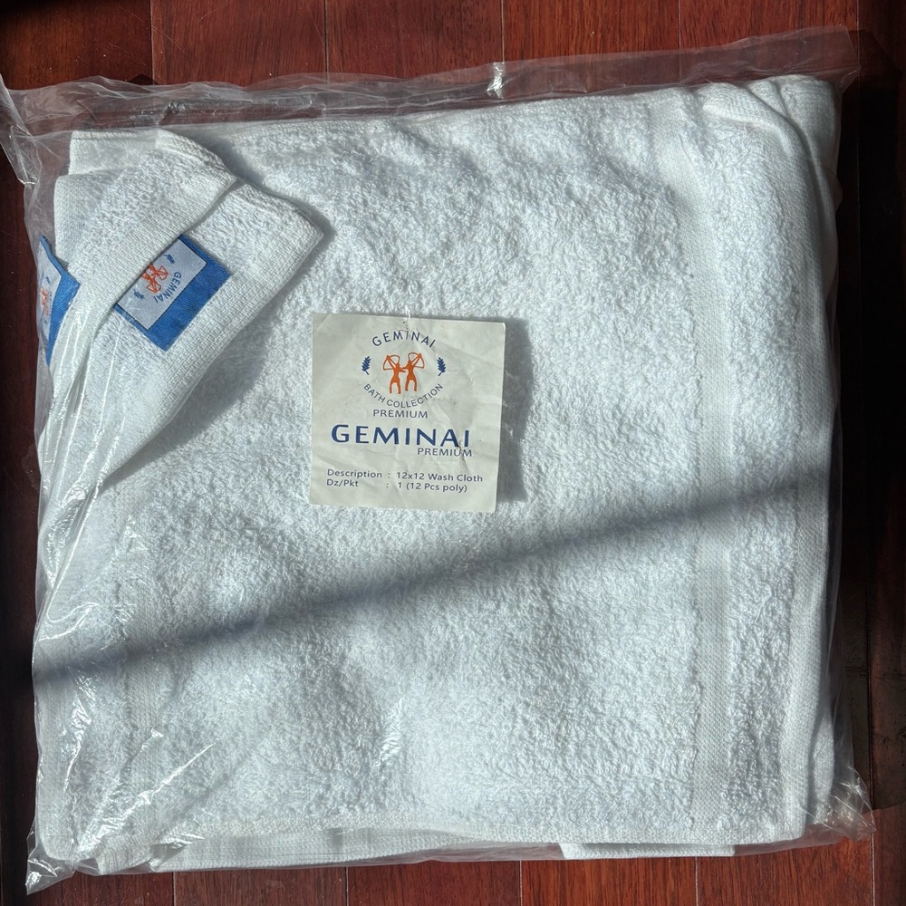 12- Geminai premium bath collection washcloths 12 x 12, BNWT